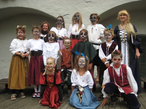 Unser Kinderchor mit Adriana und Brigitta beim Schloßfest 2011 (Carmina Bestiarum)